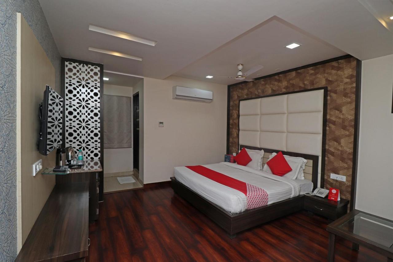Oyo 29382 Golden Laurel Inn Deoria Экстерьер фото