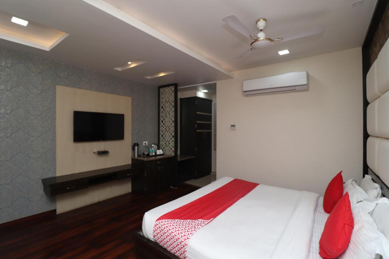Oyo 29382 Golden Laurel Inn Deoria Экстерьер фото